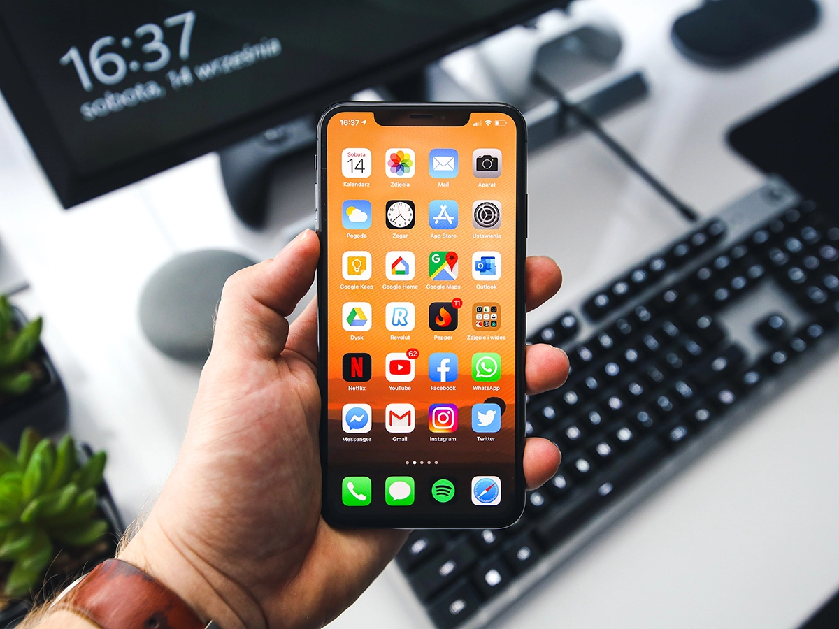 Panduan Membeli iPhone Second: 9 Tips Penting agar Tidak Tertipu (Update 2025)